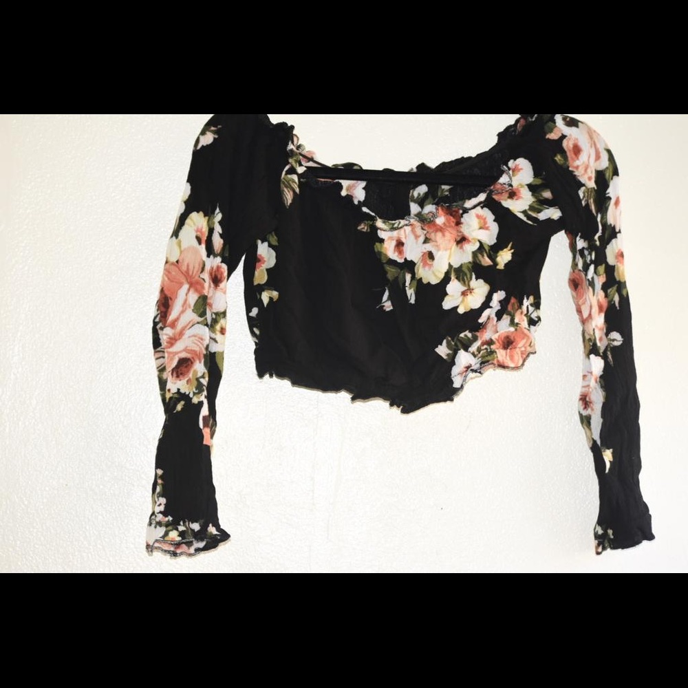 White and pink blouse. Brand: The Sang - Picture 5 of 6
